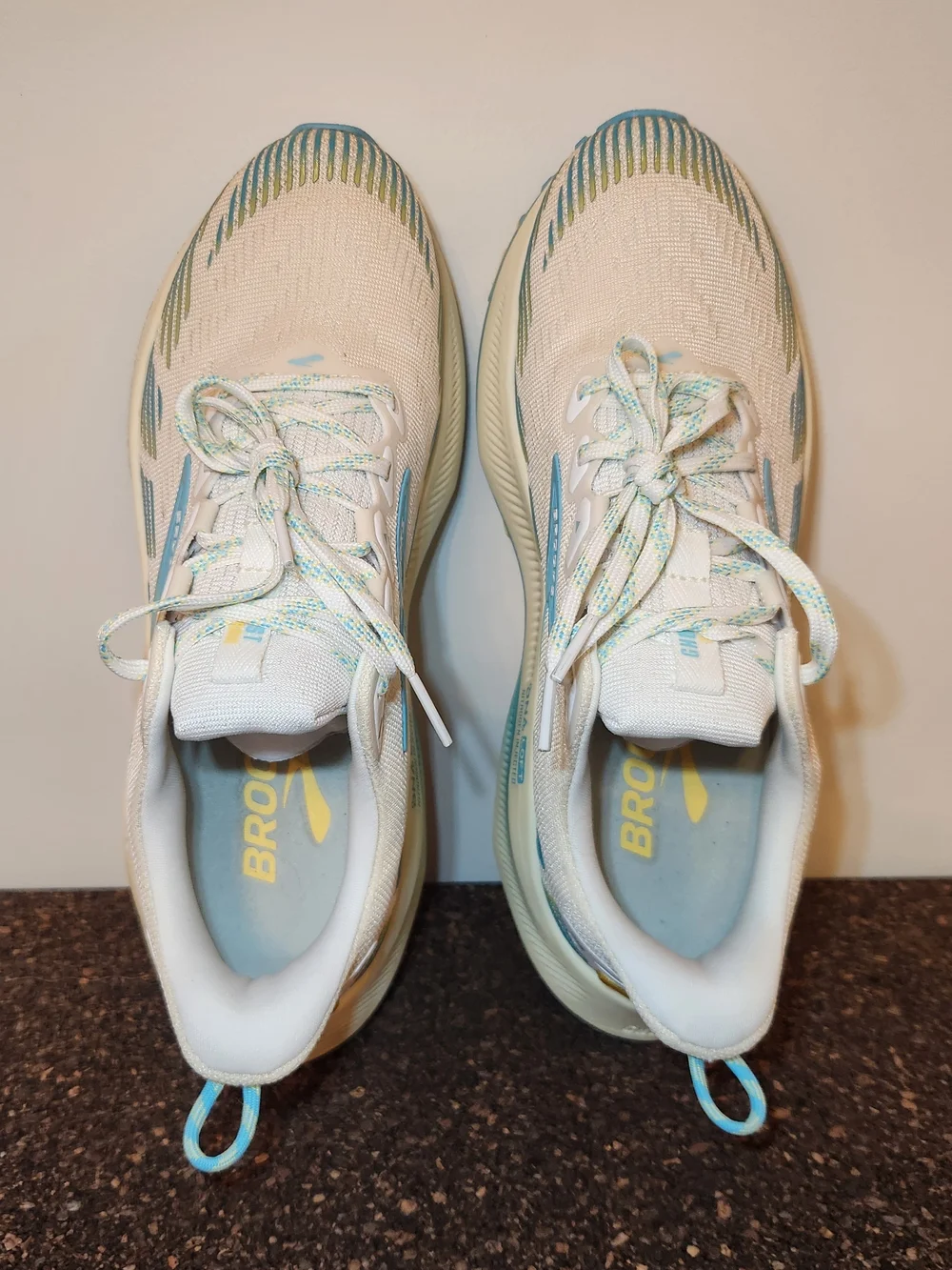 Brooks Ghost Trail Running Shoes Womens Size 8